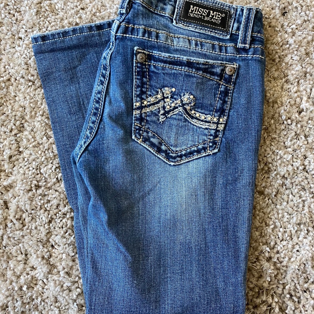 Women’s straight cut miss me jeans - hemmed